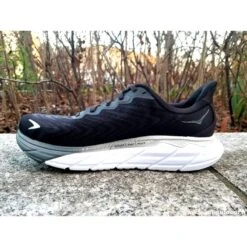 HOKA Arahi 6 Homme Black / White 11 HOKA Arahi 6 Homme Black / White -Hoka Chaussures Boutique hoka arahi 6 homme black white 3