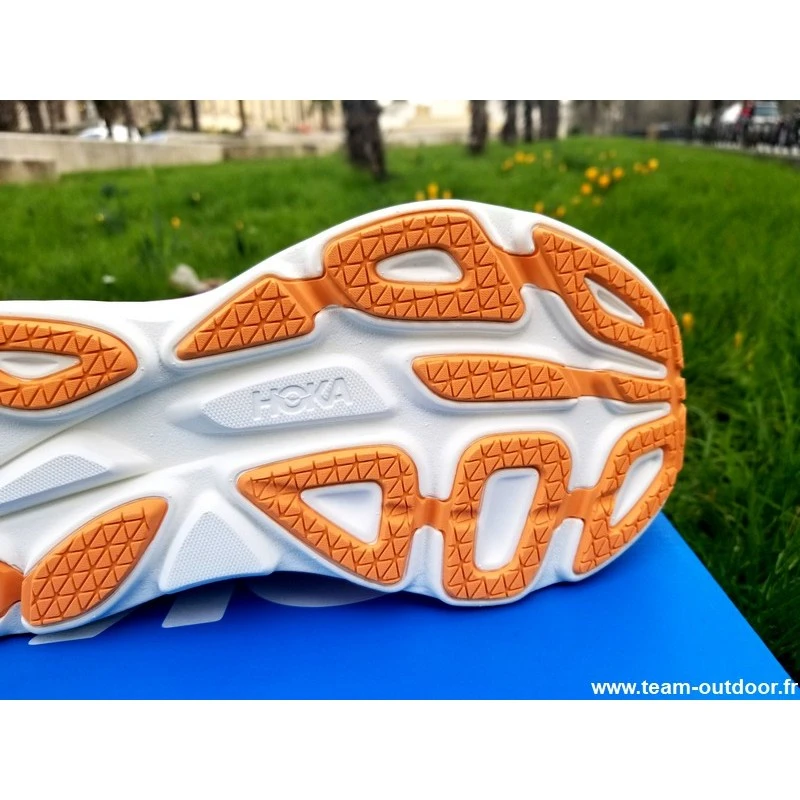 HOKA Bondi 8 Femme Coastal Sky / All Aboard 11 HOKA Bondi 8 Femme Coastal Sky / All Aboard – Image 9