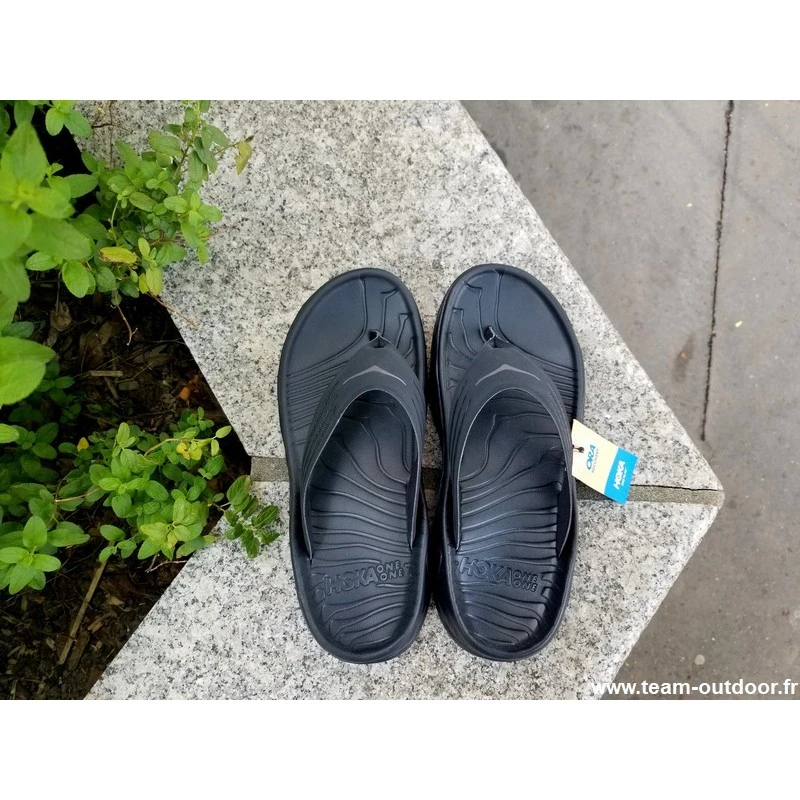 HOKA Ora Recovery Flip Homme Black / Dark Gull Gray 6 HOKA Ora Recovery Flip Homme Black / Dark Gull Gray – Image 4